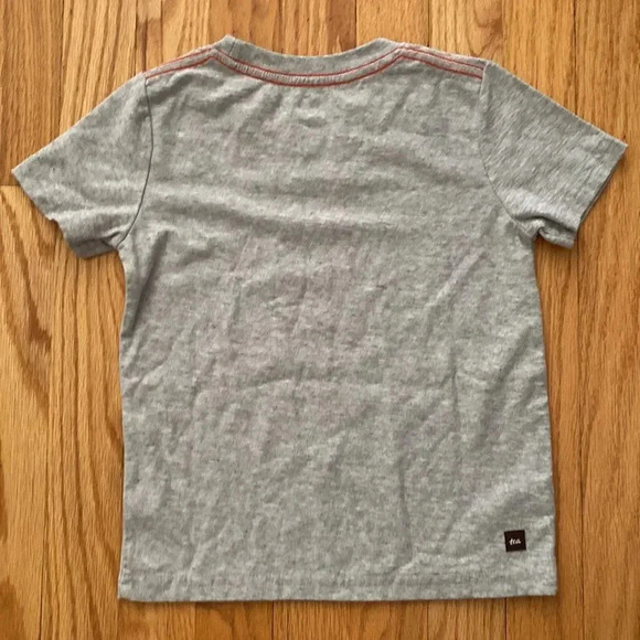 TEA Collection boys sz 4 T-shirt octopus lobster fish shrimp grey with b… - Picture 3 of 3